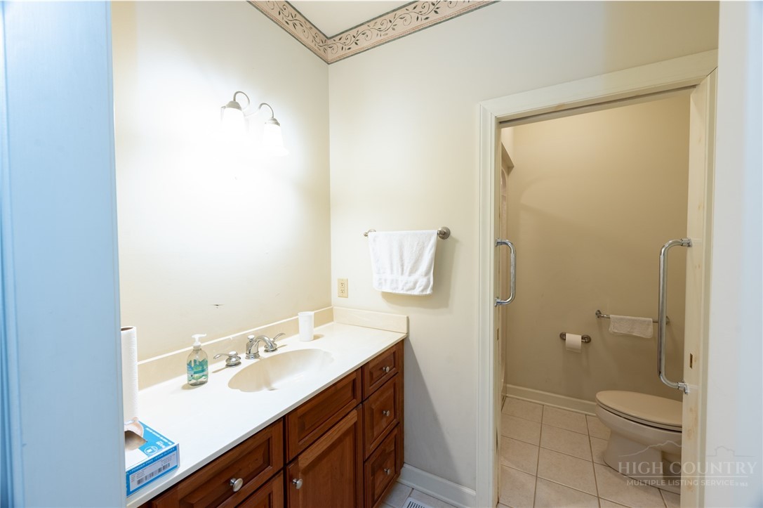 560 Greystone Drive Property Photo 23