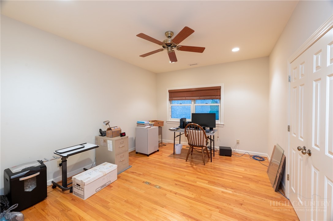 560 Greystone Drive Property Photo 25