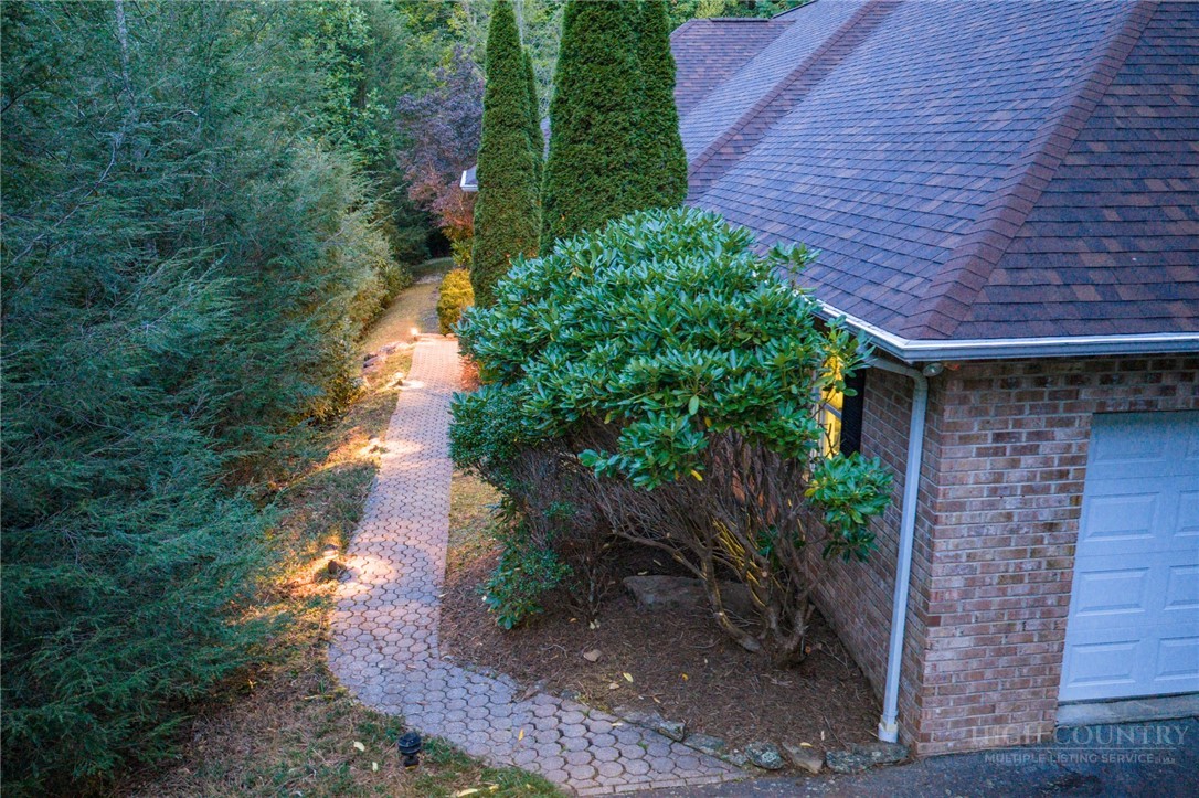 560 Greystone Drive Property Photo 41
