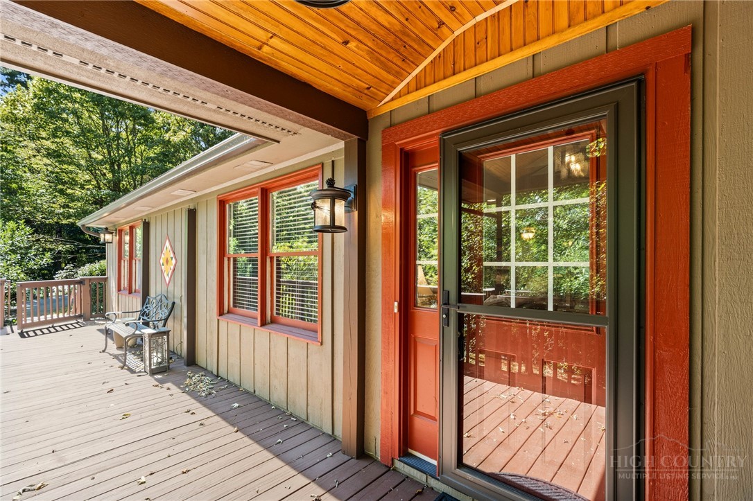 127 Foxwood Lane Property Photo 8