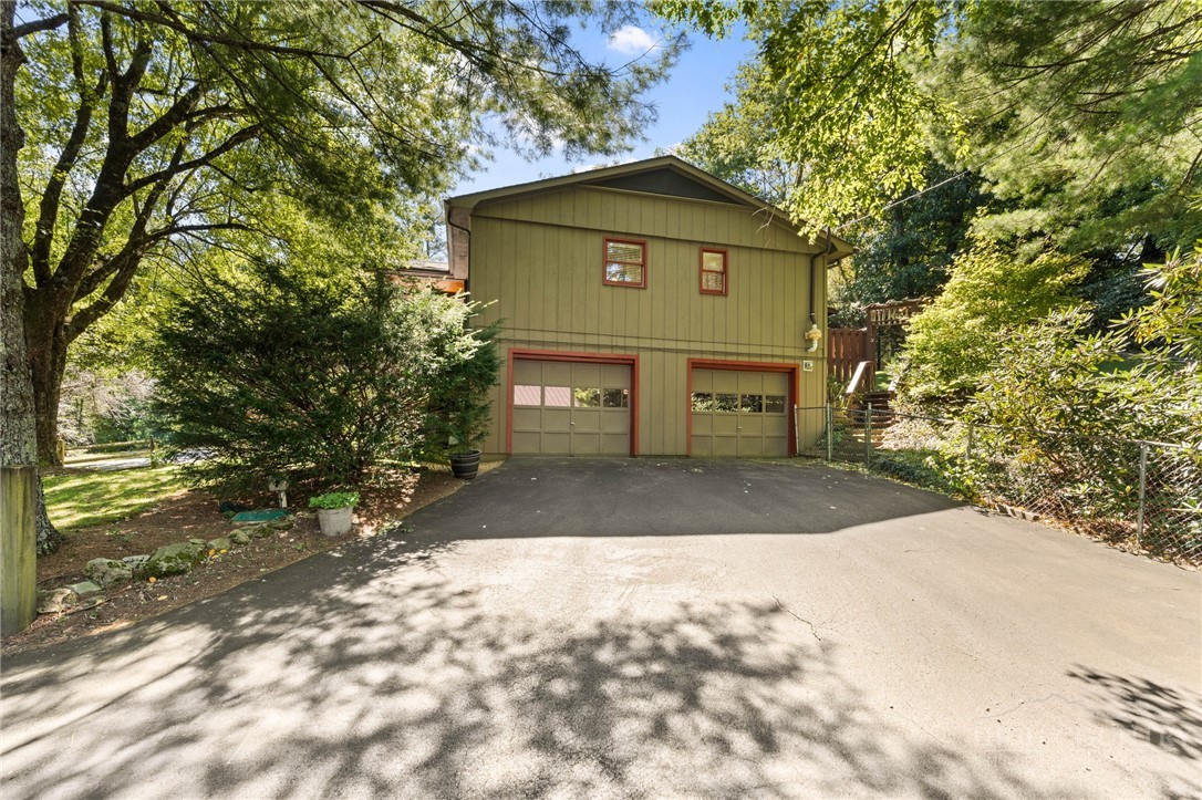 127 Foxwood Lane Property Photo 37