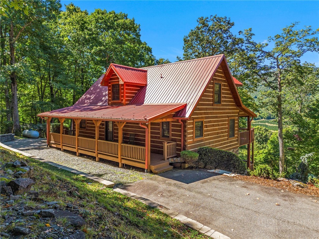 462 Savannah Drive Property Photo 5