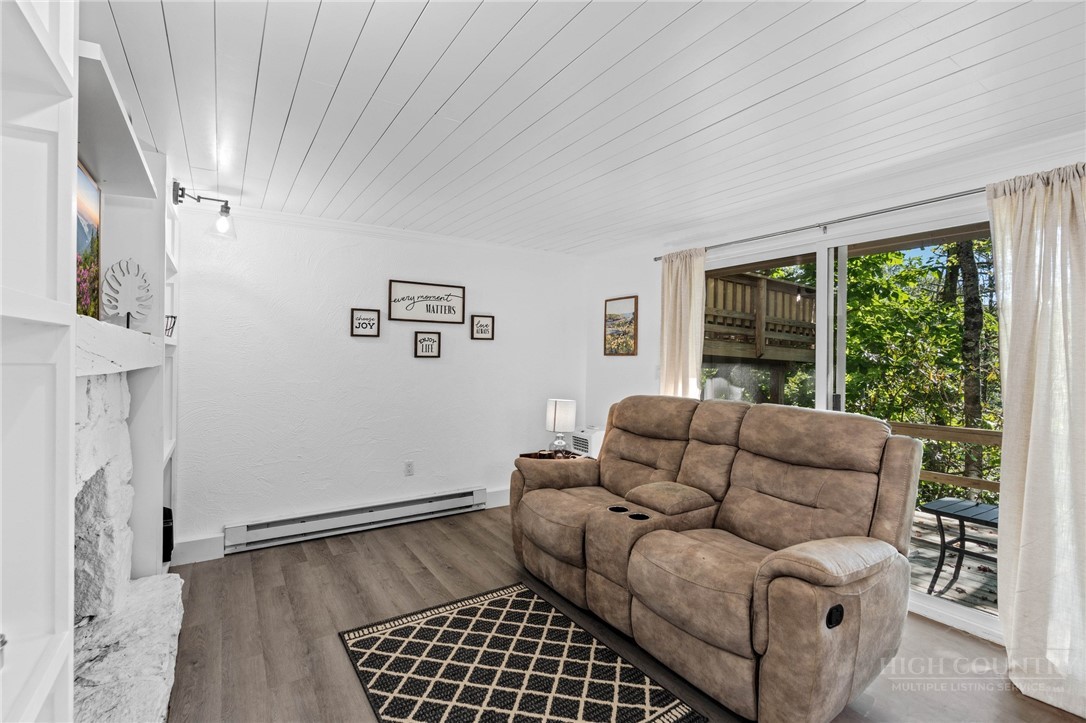 1443 Sugar Mountain Drive G36 Property Photo 4