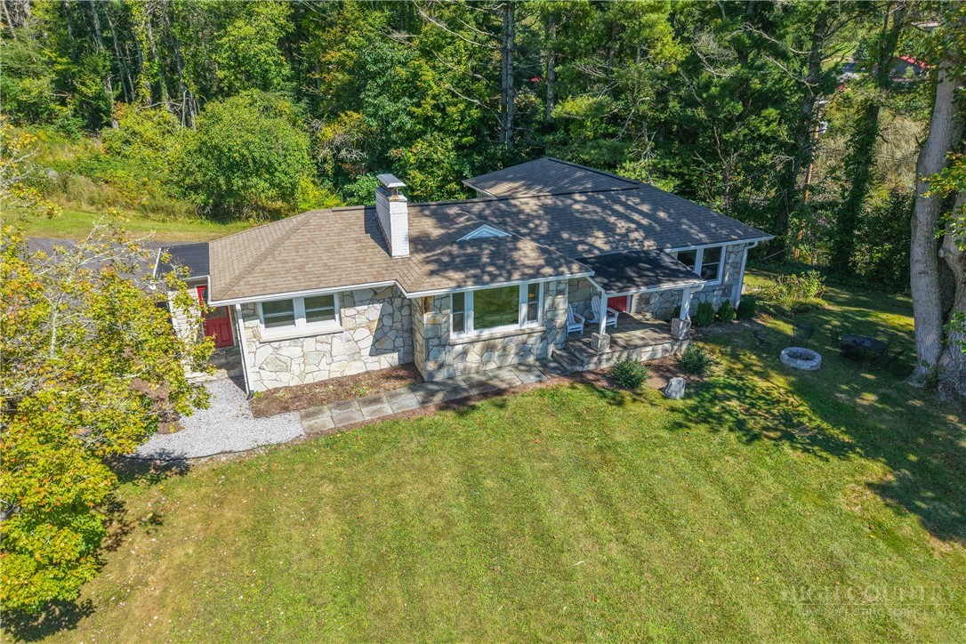 390 Sokassa Road Property Photo 1