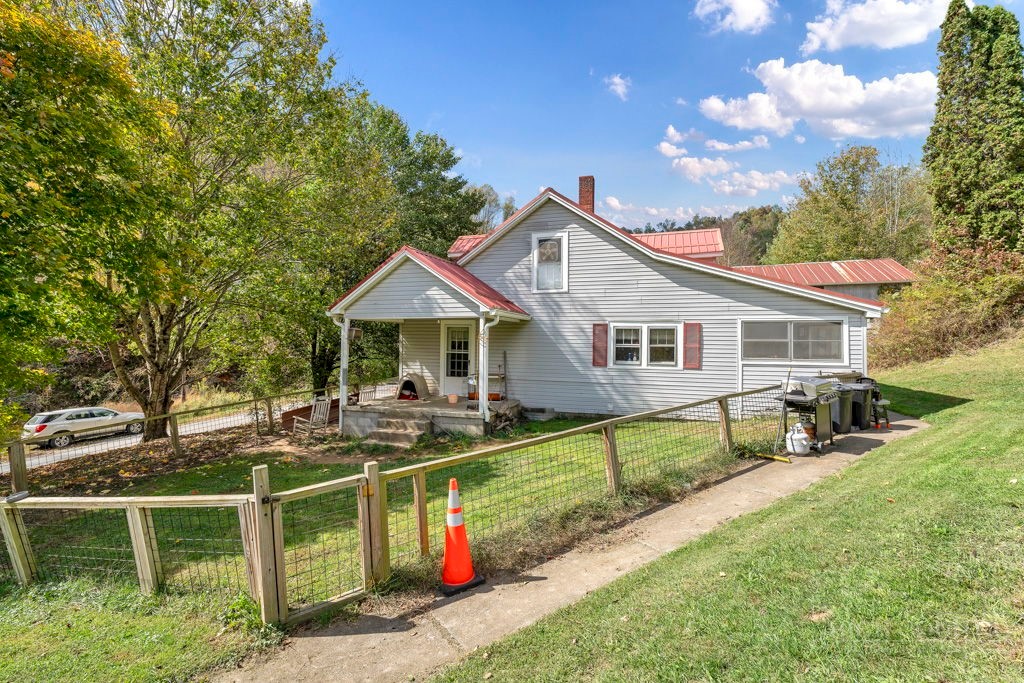 1068 Laurel Branch Road Property Photo 1