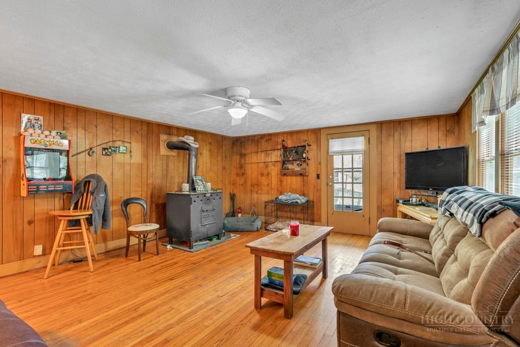 1068 Laurel Branch Road Property Photo 3