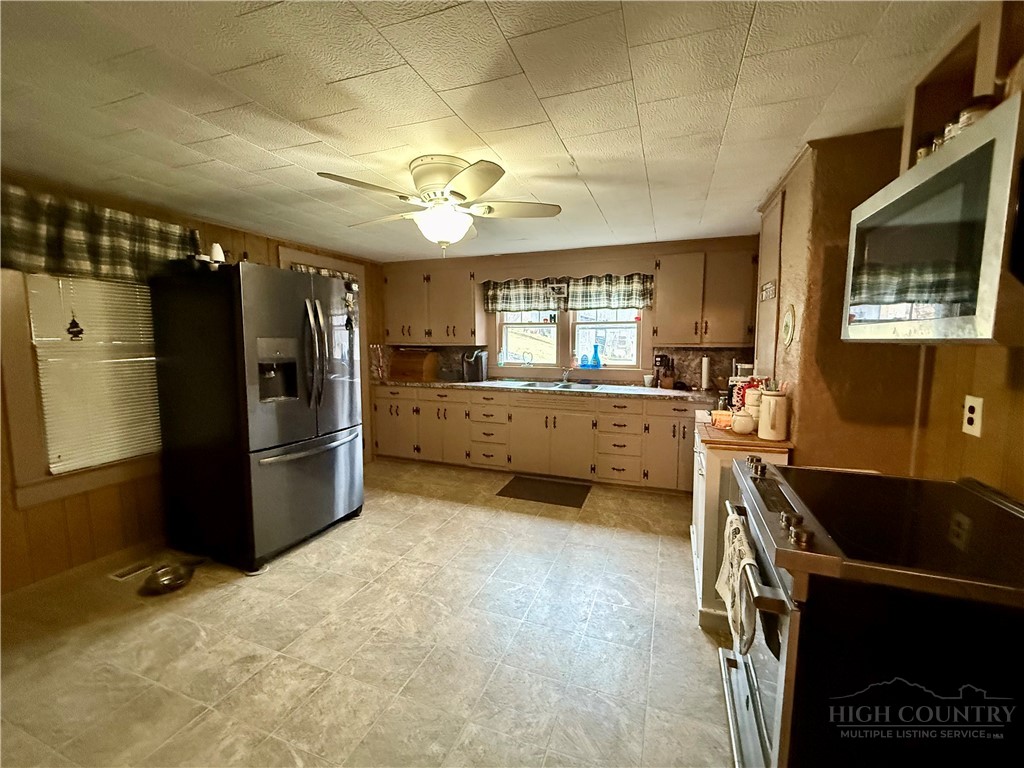 1068 Laurel Branch Road Property Photo 5