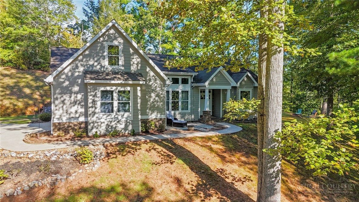 2641 Blowing Rock Boulevard Property Photo 1