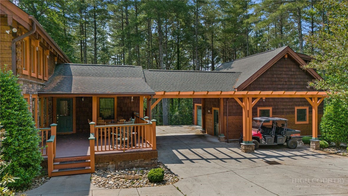 5626 Rocky Falls Lane Property Photo 6