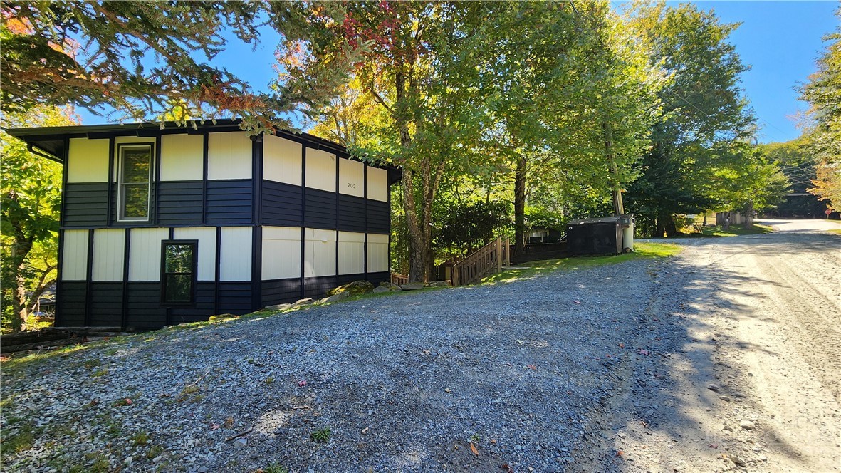 202 Birchwood Lane Property Photo 1