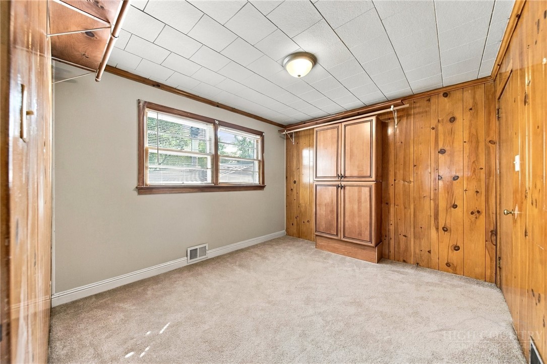 605 Lincoln Lane Property Photo 20