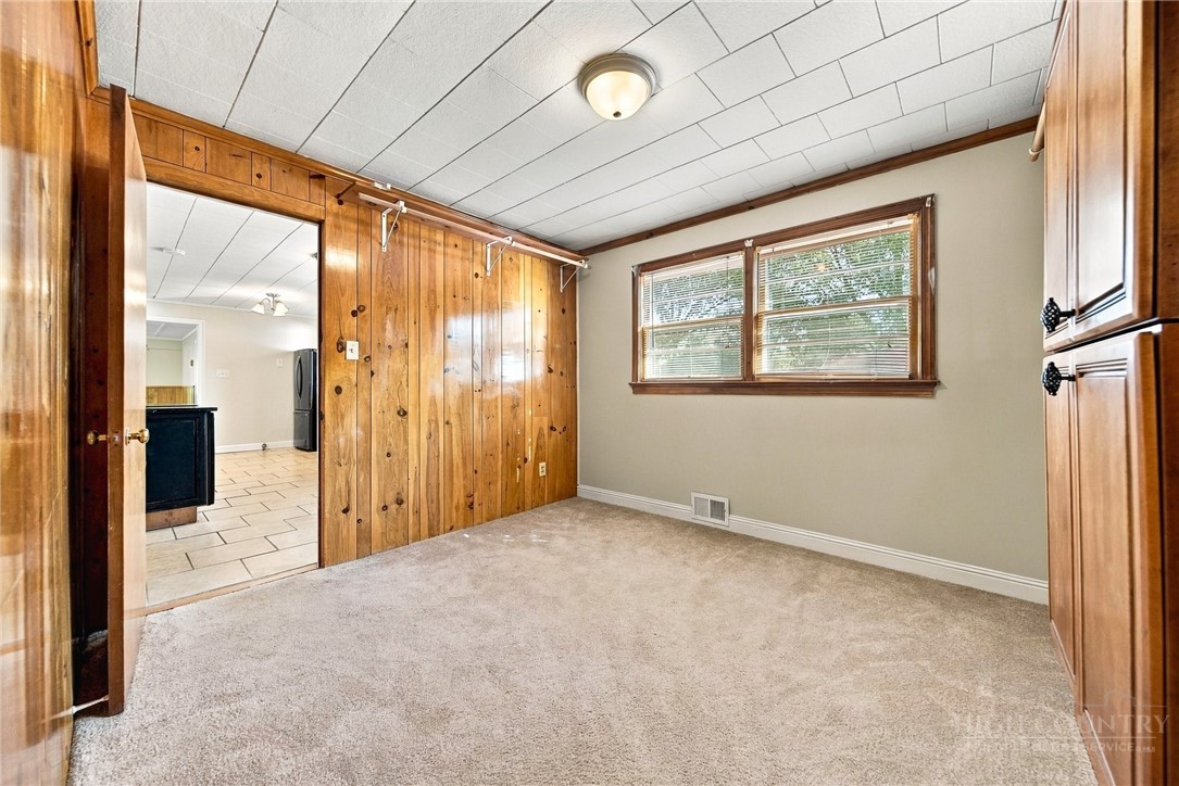 605 Lincoln Lane Property Photo 21