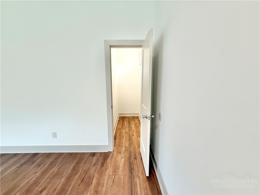 300 N Jefferson Avenue Property Photo 17