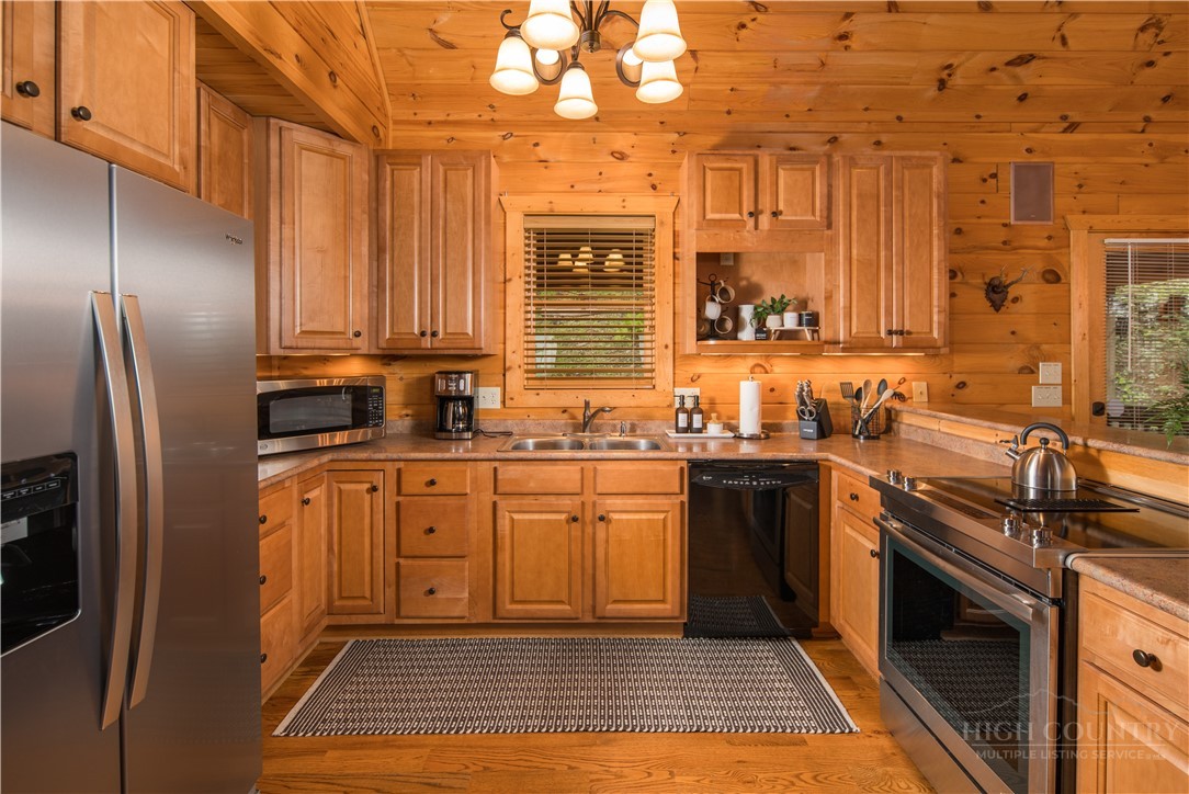 359 Running Deer Trail Property Photo 6