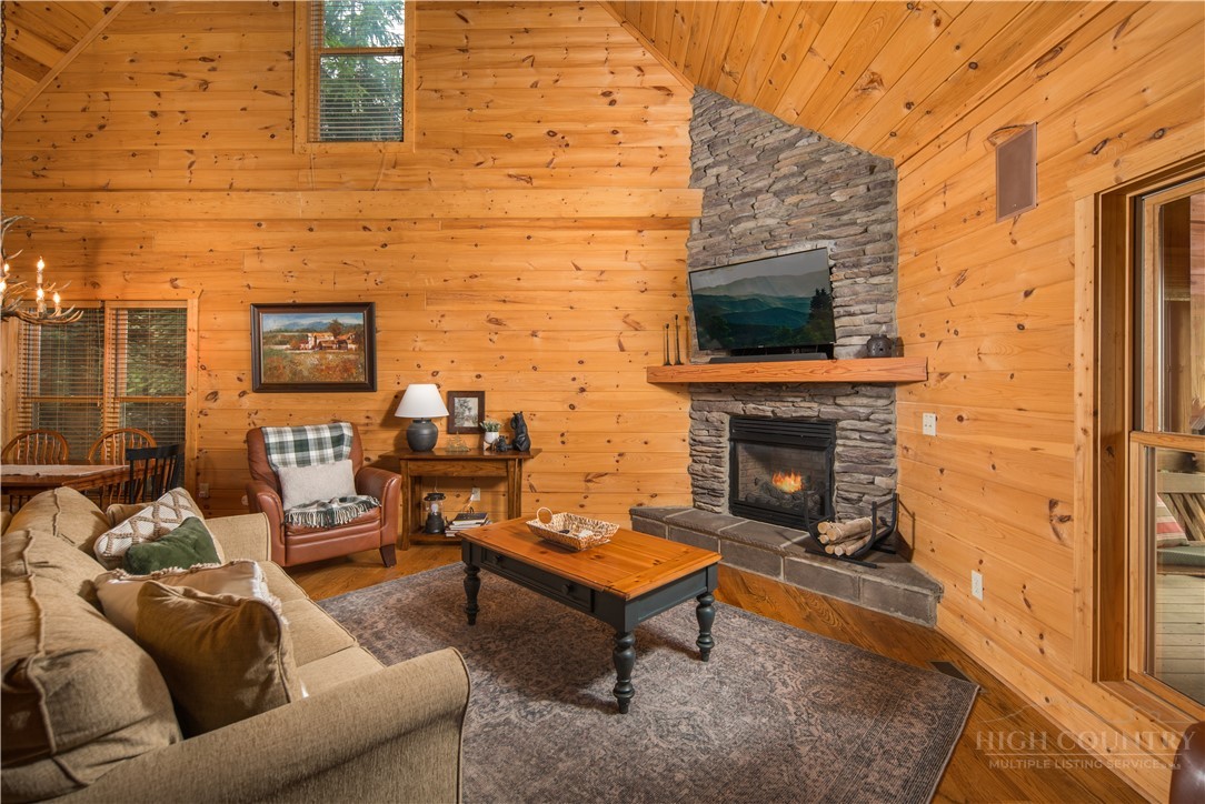 359 Running Deer Trail Property Photo 7