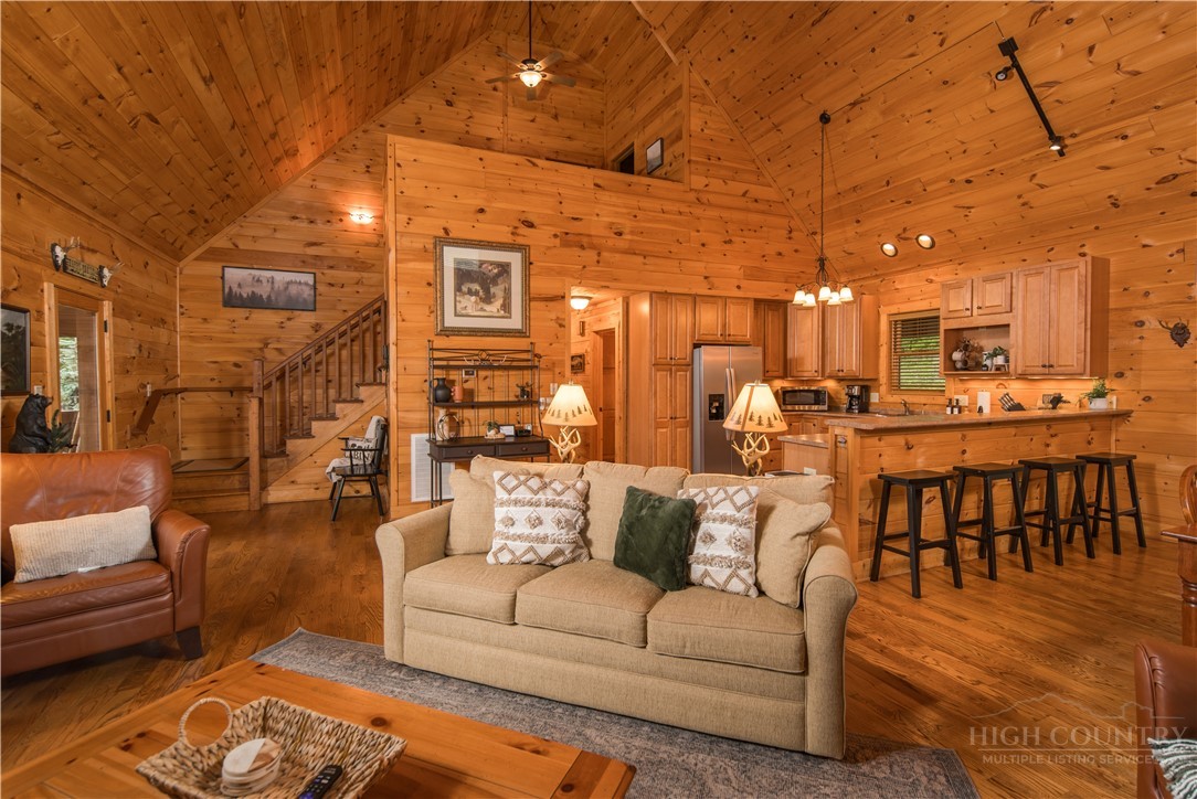 359 Running Deer Trail Property Photo 10