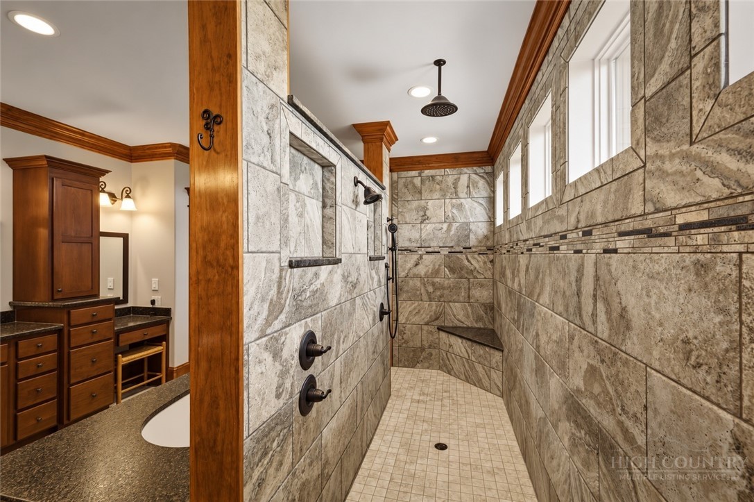 1638 Johns Ridge Parkway Property Photo 24