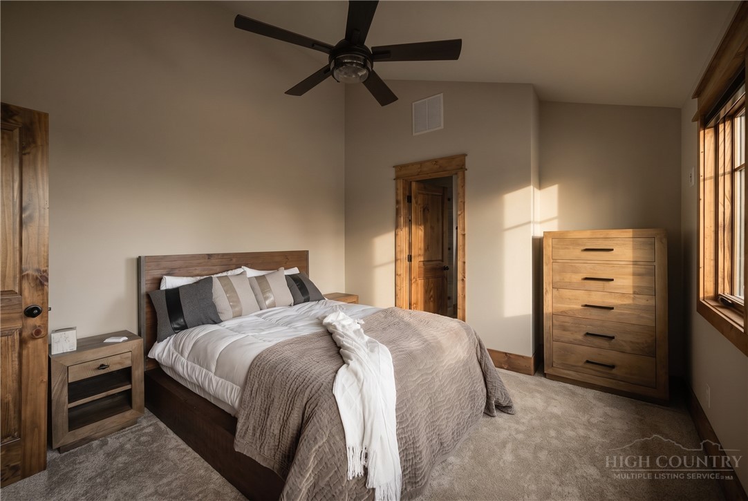 28 Thunderbolt Drive Property Photo 25