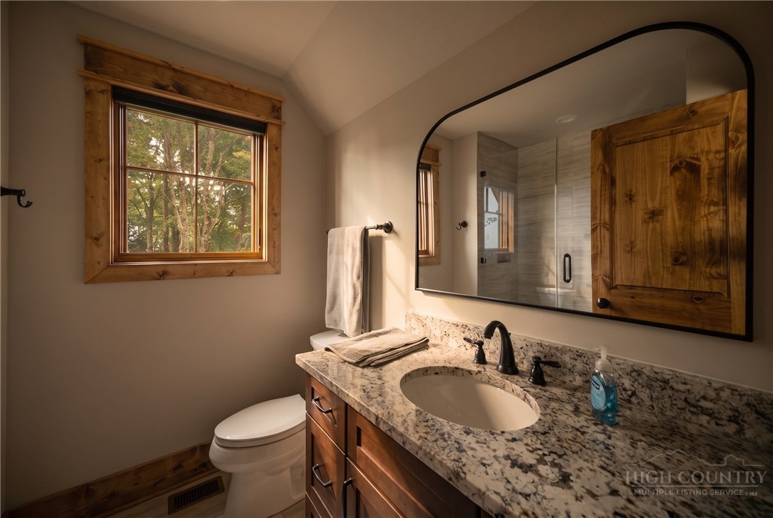 28 Thunderbolt Drive Property Photo 28