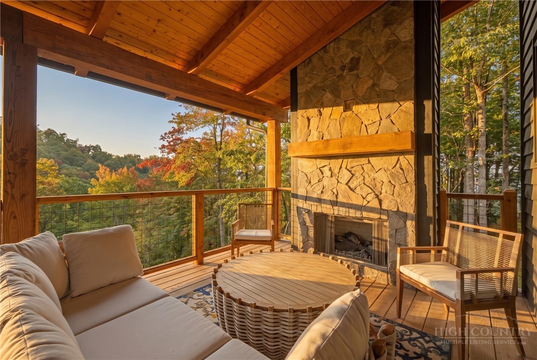 28 Thunderbolt Drive Property Photo 33