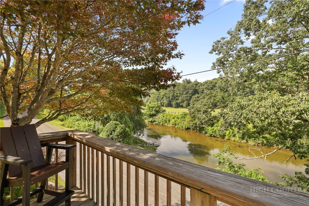 105 Norris Trail Property Photo 6