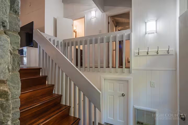 106 Beechwood Lane 1 Property Photo 3