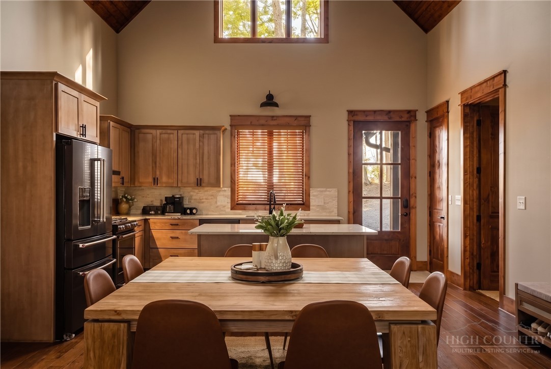 120 Timber Rock Trail Property Photo 7