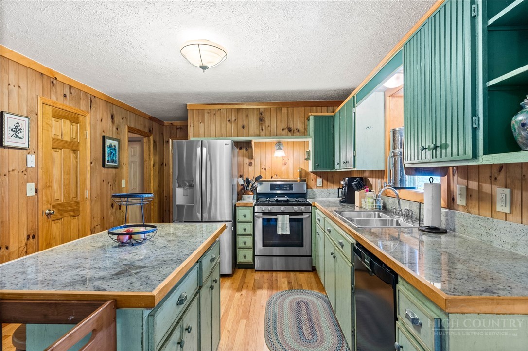 7954 Bailey Falls Lane Property Photo 15