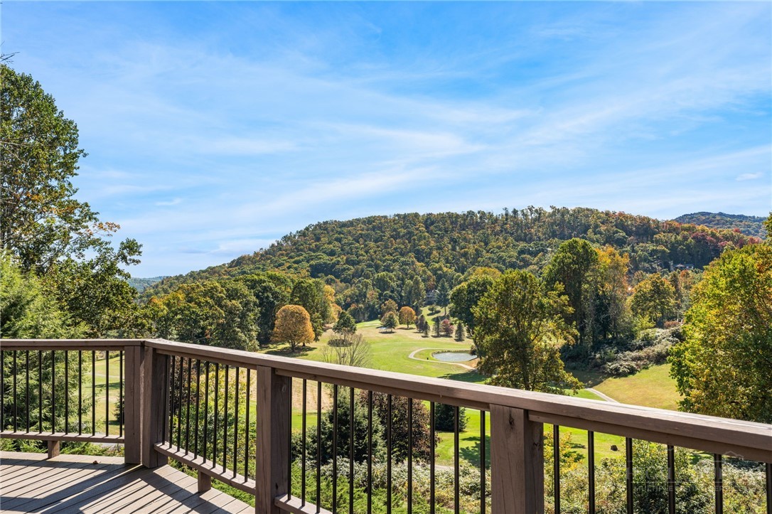 625 Mountain Glen Drive Property Photo 1