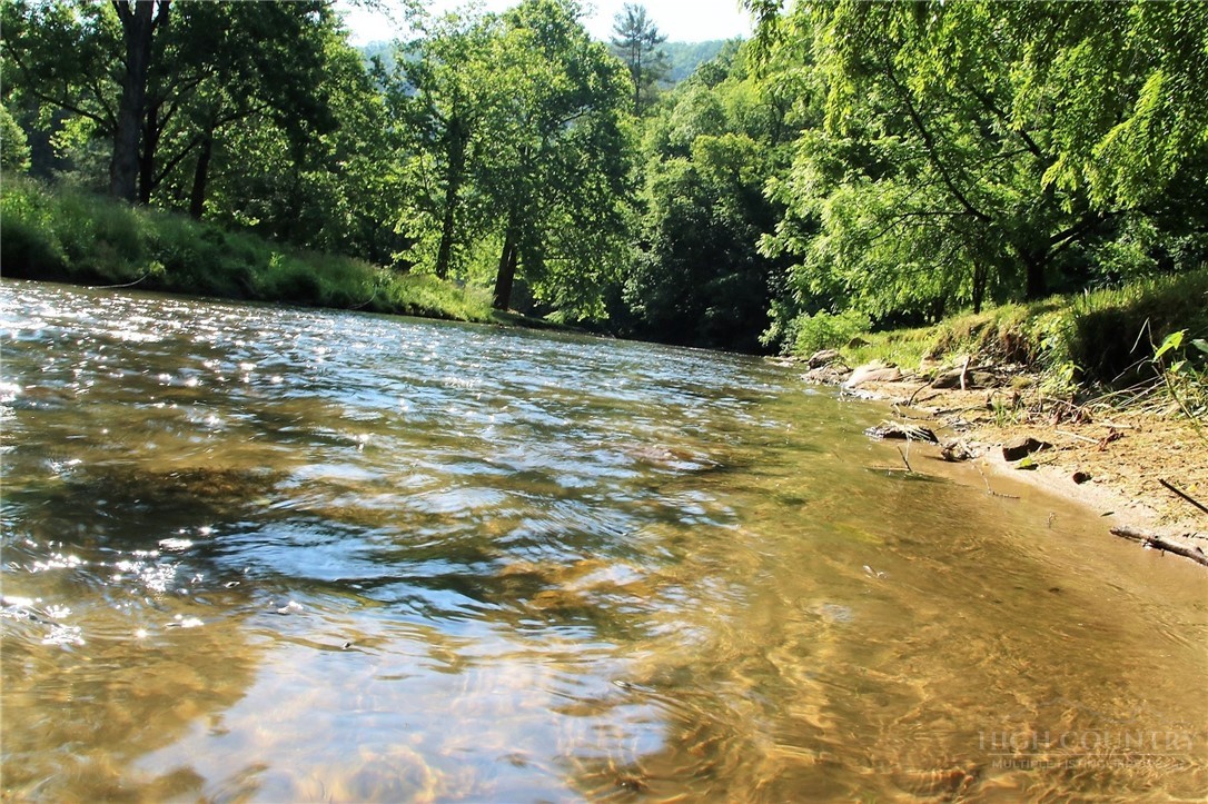 5521 Elk Creek Darby Road Property Photo 4
