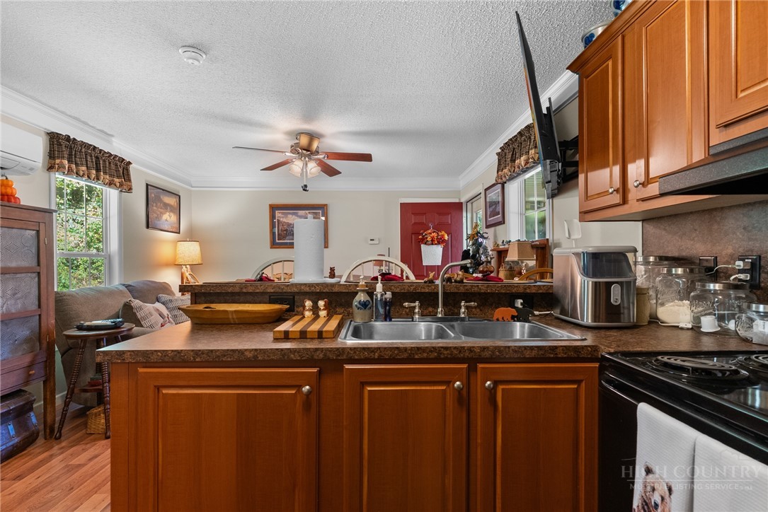 99 Lynn Lane Property Photo 11