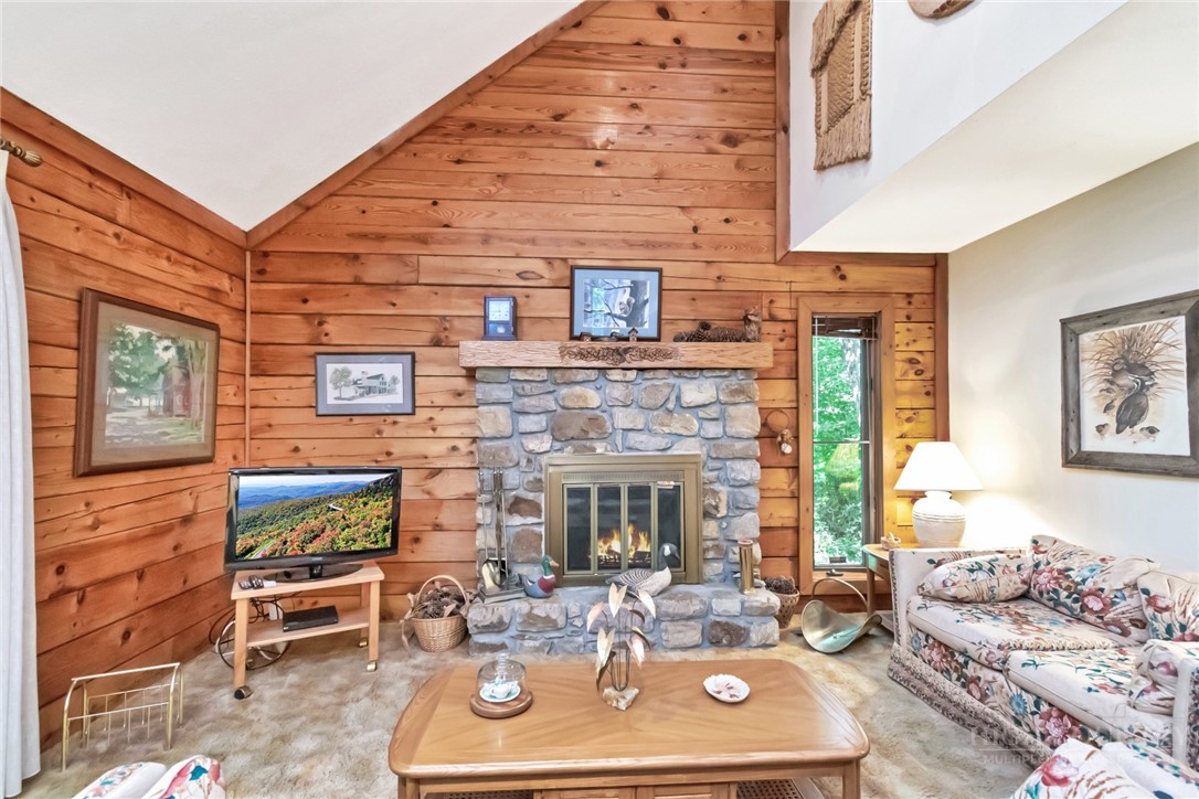 325 Grandview Drive Property Photo 4