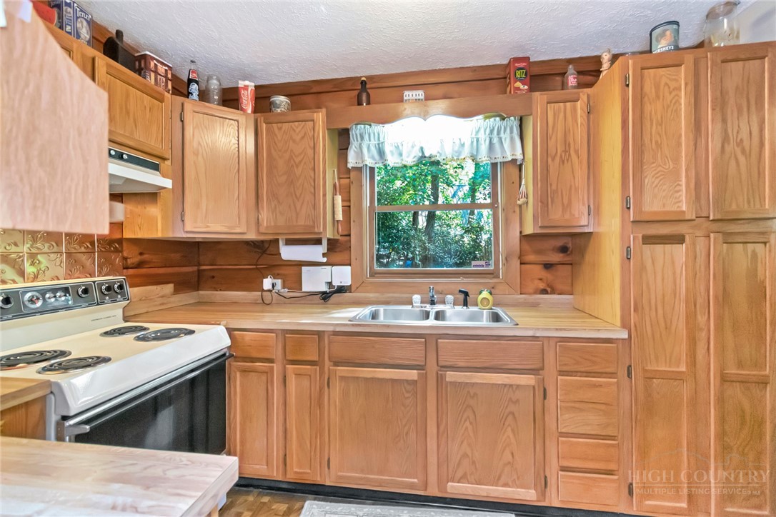 325 Grandview Drive Property Photo 11