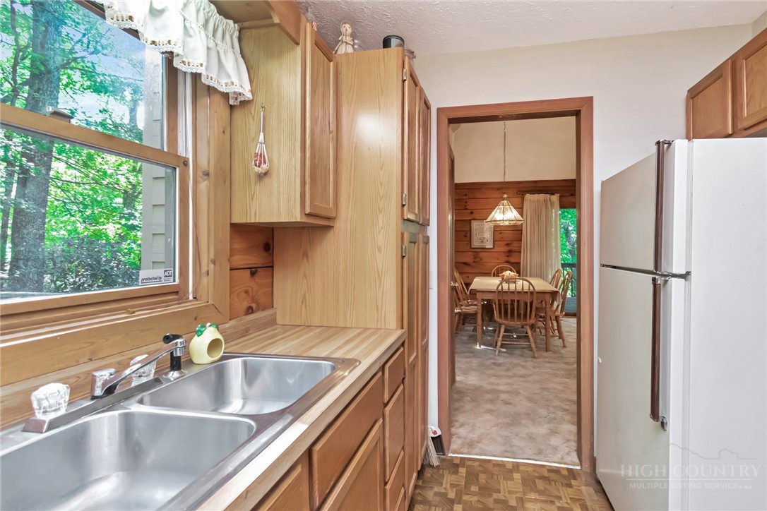 325 Grandview Drive Property Photo 12