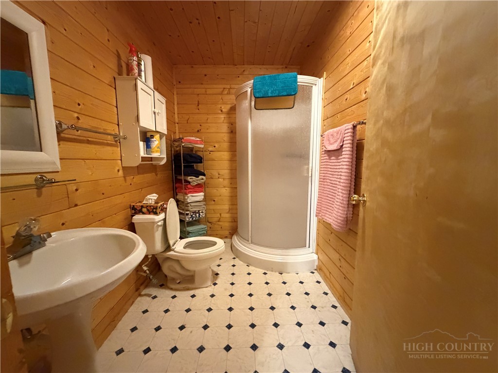 183 E Weaver Ford Road Property Photo 30