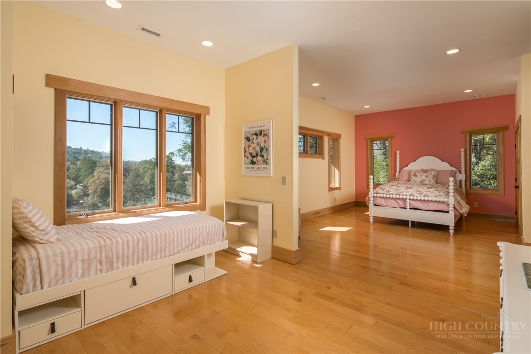 204 Hill Street Property Photo 14