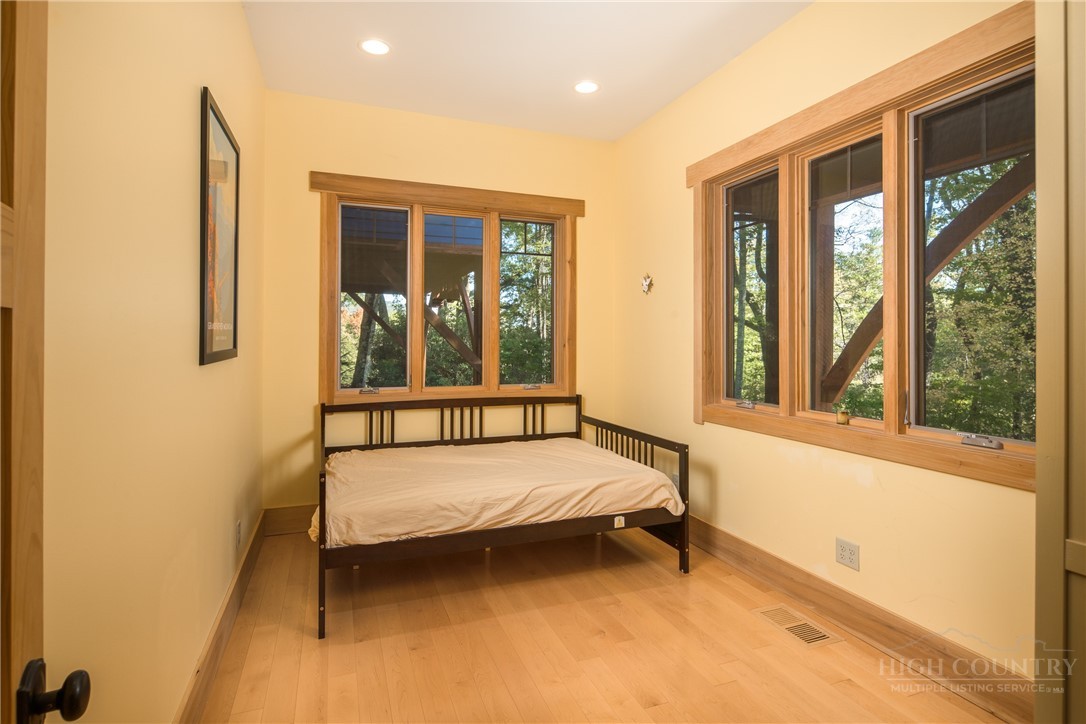204 Hill Street Property Photo 33