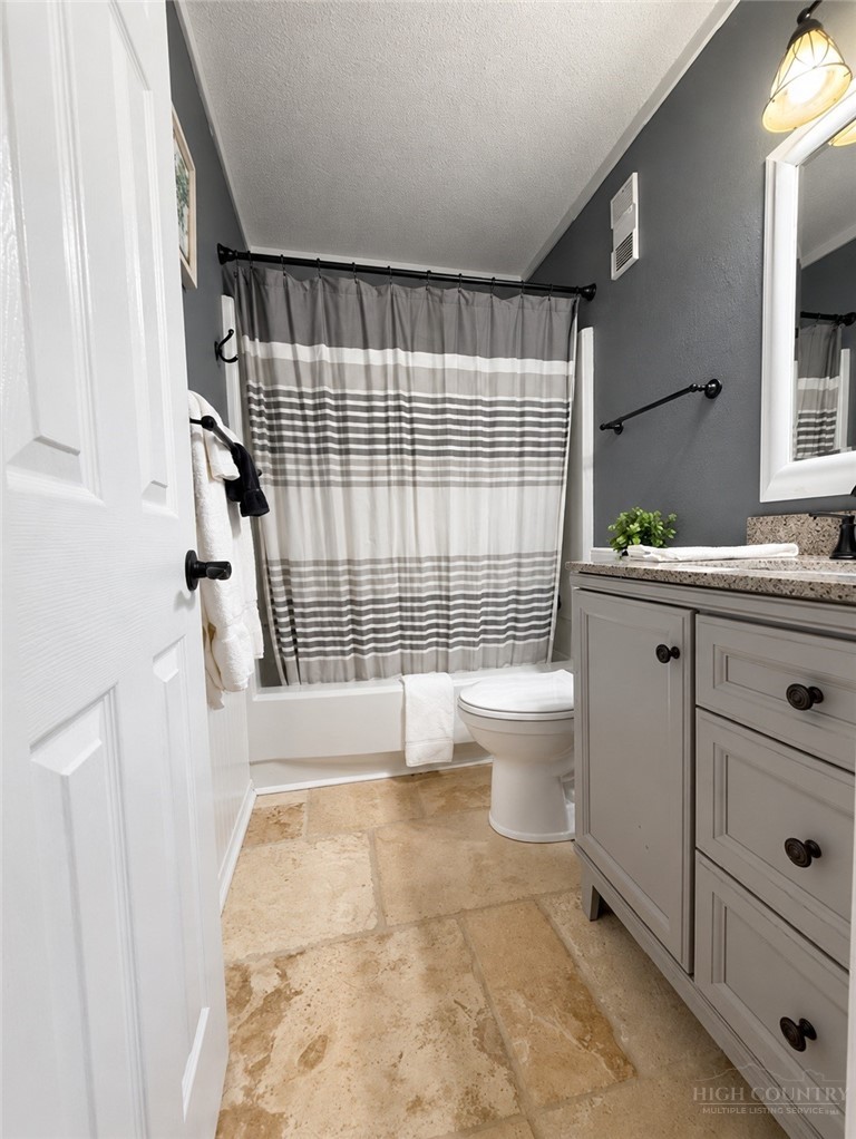 301 Pinnacle Inn Road 2205 Property Photo 13
