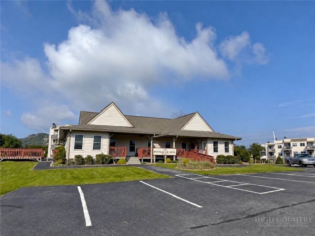 301 Pinnacle Inn Road 2205 Property Photo 15