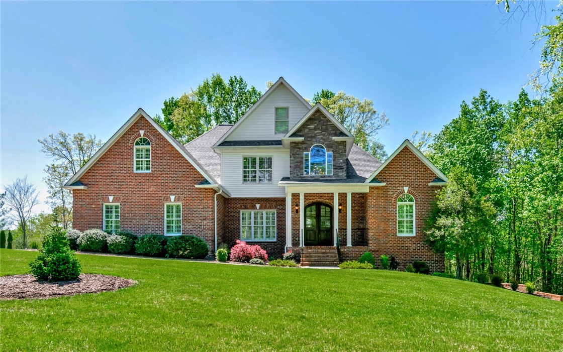 1660 Skyland Drive Property Photo 1