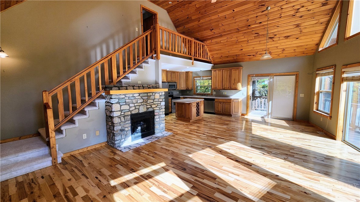 169 Crystal Dew Property Photo 6