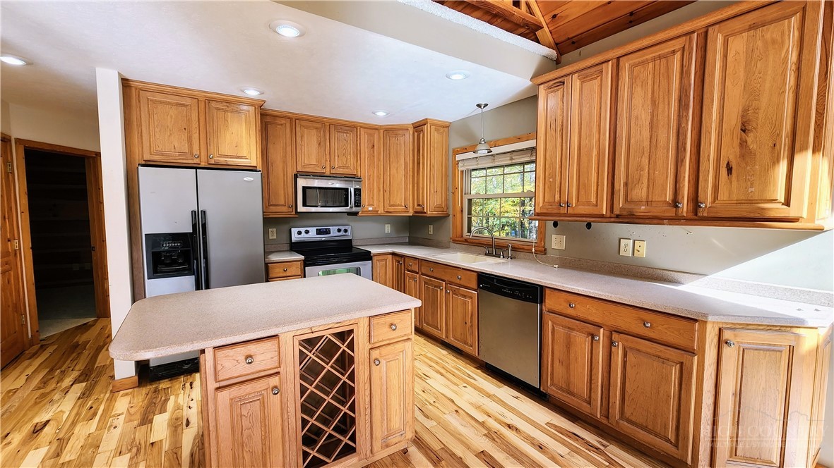 169 Crystal Dew Property Photo 7