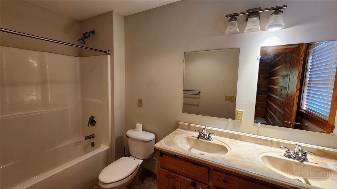 169 Crystal Dew Property Photo 14
