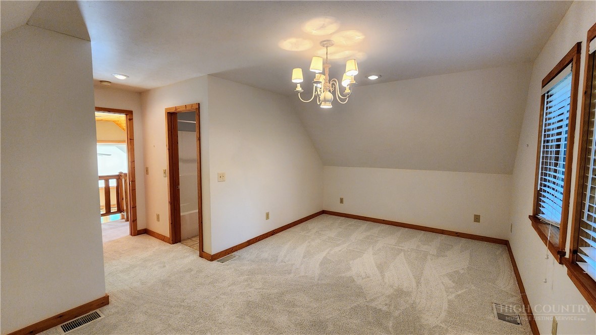 169 Crystal Dew Property Photo 16