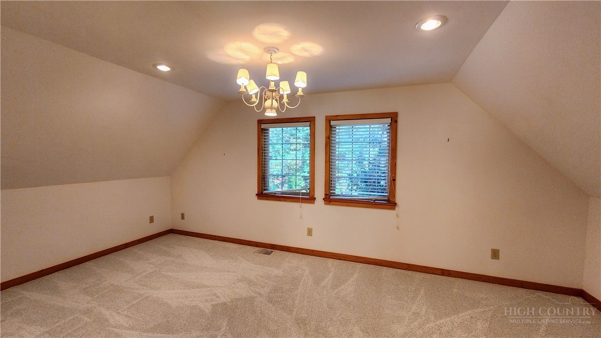 169 Crystal Dew Property Photo 17