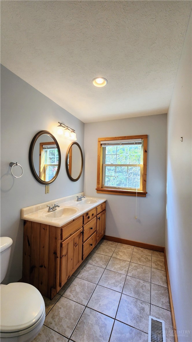169 Crystal Dew Property Photo 20