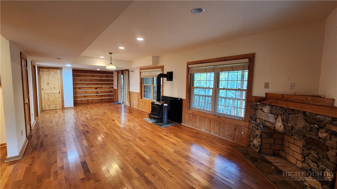 169 Crystal Dew Property Photo 23