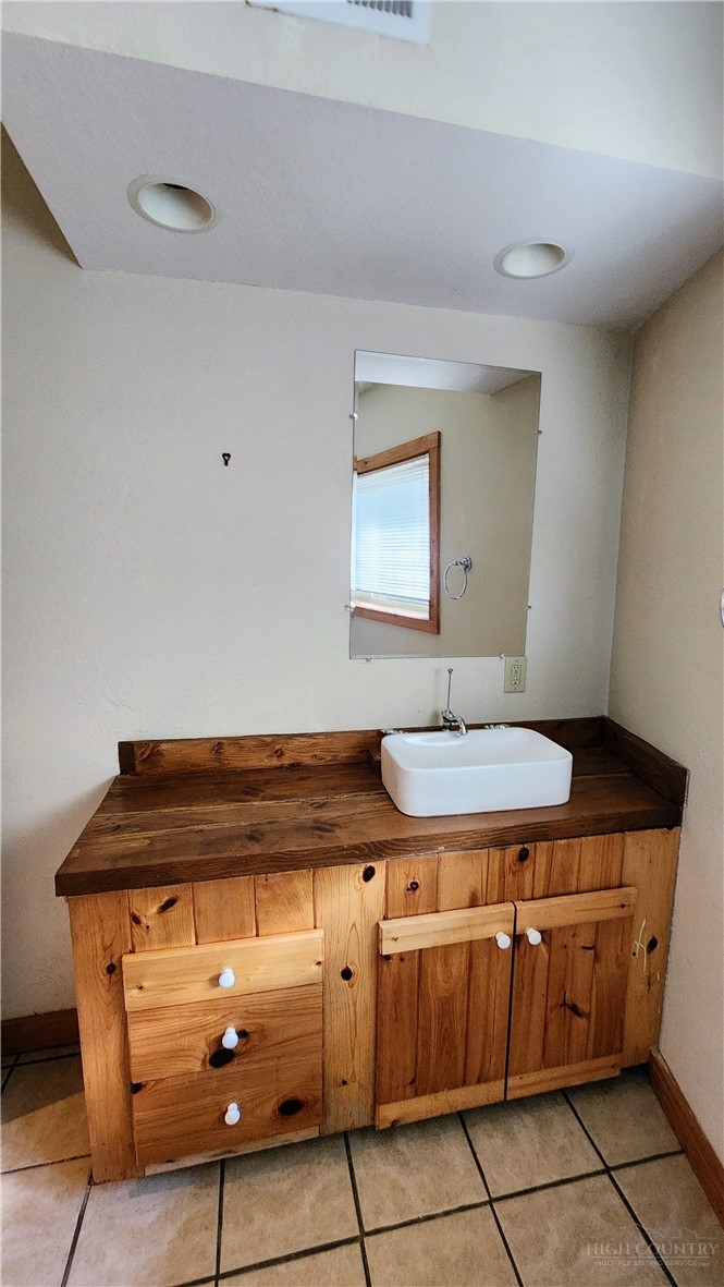 169 Crystal Dew Property Photo 27