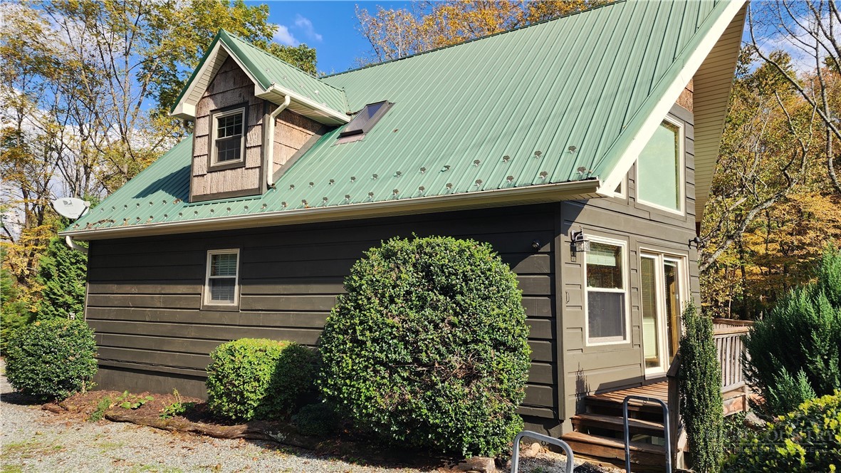 169 Crystal Dew Property Photo 35