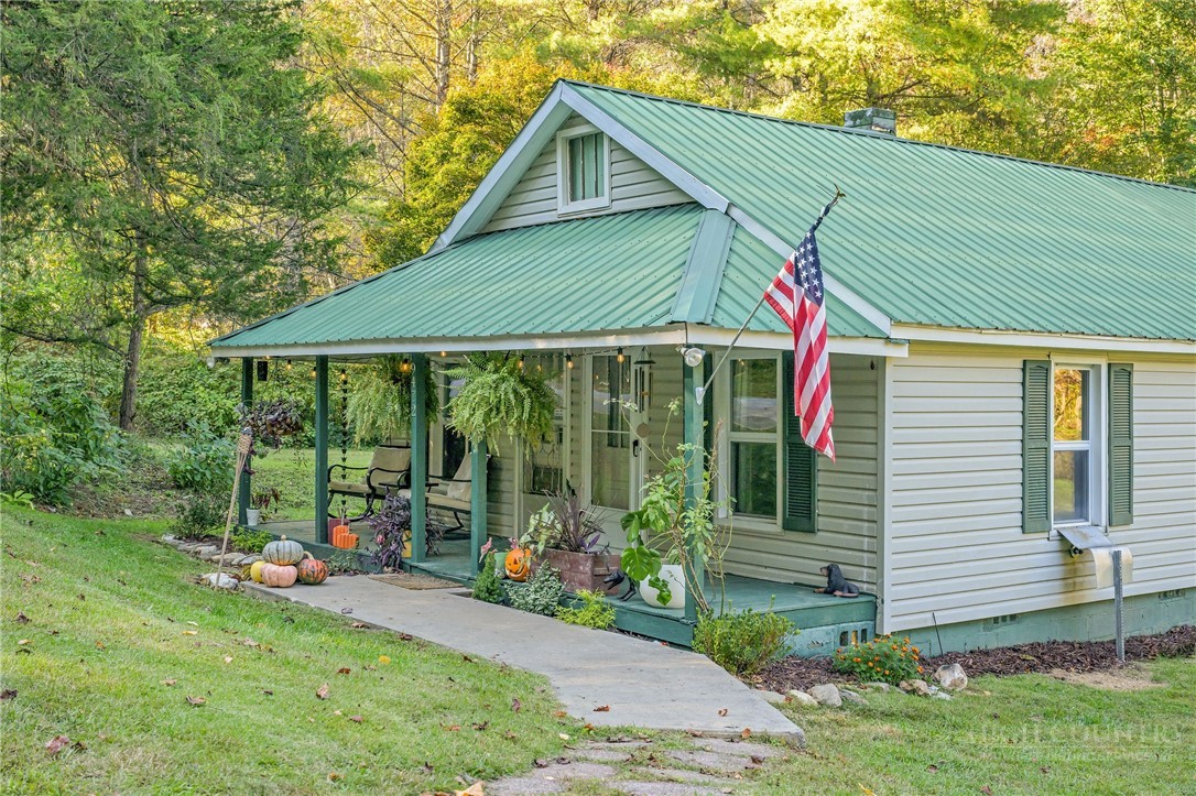 9472 N Old 16 Highway Property Photo 6